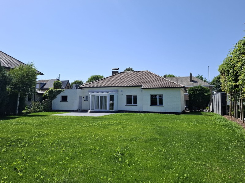 Instapklare, volledig gerenoveerde bungalow met 3 slaapkamers - foto 1