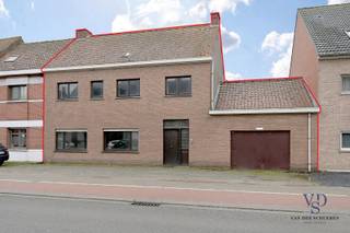 Deze ruime eigendom bevindt zich langs de Stationsstraat in Asper.De woning beschikt over een ruime inkomhal met gastentoilet, een zeer lichtrijke en...