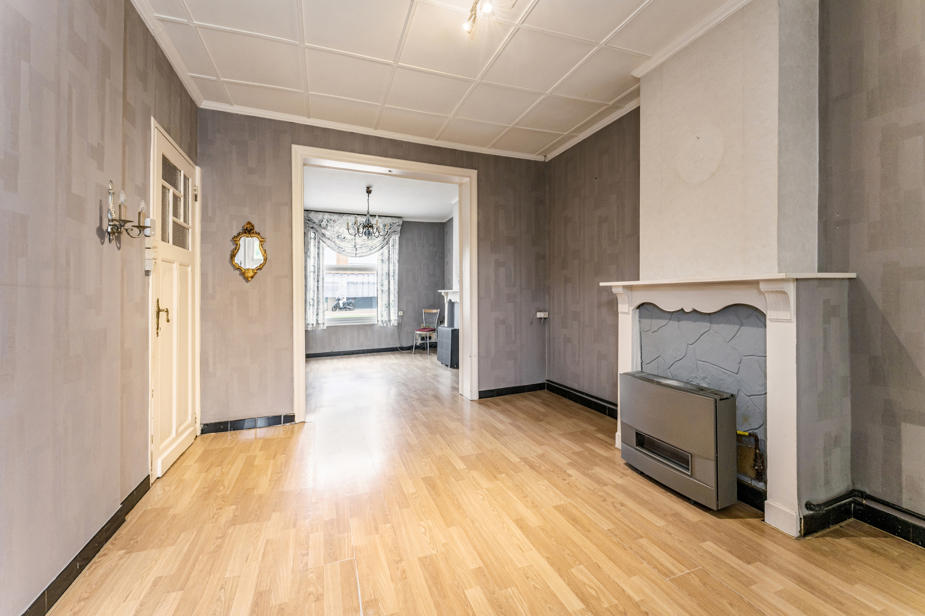 Centraal gelegen te renoveren woning met tuin - foto 5