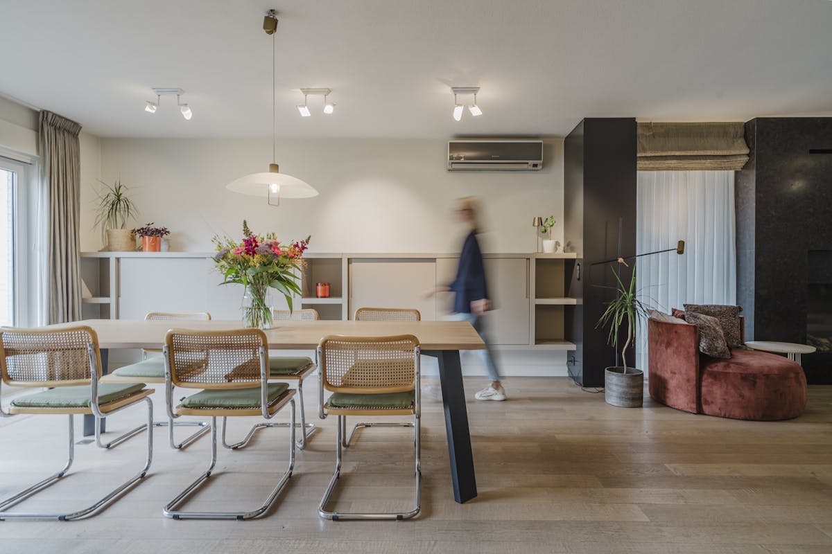 Spacieuse villa rénovée de 1327 m² avec jardin orienté sud dans un quartier résidentiel calme - photo 4