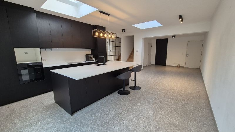 Instapklare moderne gezinswoning met 3 slaapkamers - photo 1