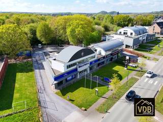 COMMERCIEEL PAND MET PENTHOUSE,  “MEERTENS ELEKTRO”, op TOPLOCATIE te MAASMECHELEN – EISDEN, Koninginnelaan 76. Het commercieel gedeelte beslaat...