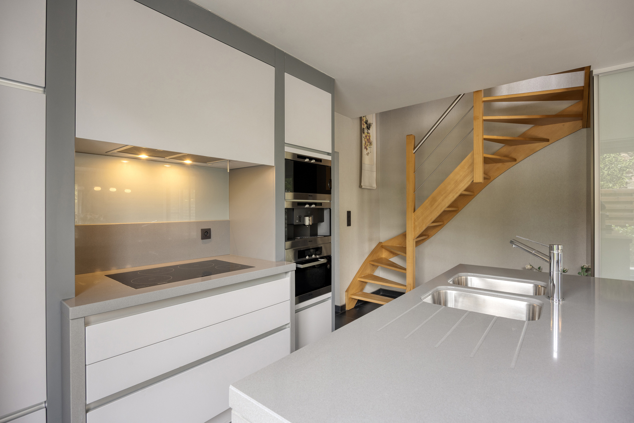 Moderne halfopenbebouwing op een rustige centrale locatie - foto 5