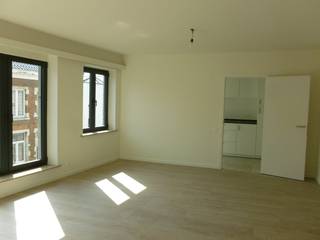 Volledig stijlvol gerenoveerd appartement te huur in centrum Diest, Botermarkt 25 bus 2, op de 2de verdieping met ruime woonkamer, geïnstalleerde keuken, 3 slaapkamers en badkamer.<br /><br />Huurprijs : € 975,00<br />gemeenschappelijke kosten : € 30,00<br />epc 154 kWh, is label B<br /><br />Voor een vrijblijvend bezoek reageert U via de site of op het nummer 013/311.233
