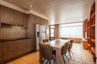 Halfopen bebouwing in het centrum van RijkevorselBent u op zoek naar een ruime en comfortabele gezinswoning op een toplocatie? Deze halfopen...