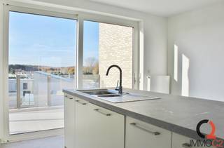 Energiezuinig nieuwbouw appartement met 3 terrassen gelegen op de 3e verdieping in Heppen(Leopoldsburg)bestaande uit:+ Inkomhal+ Leefruimte met...