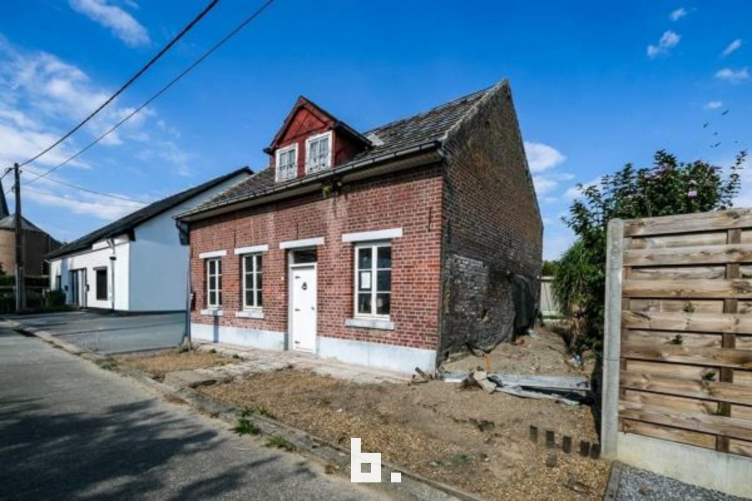 Volledig te renoveren woning met tuin en garage op mooie ligging te Zoutleeuw - foto 3