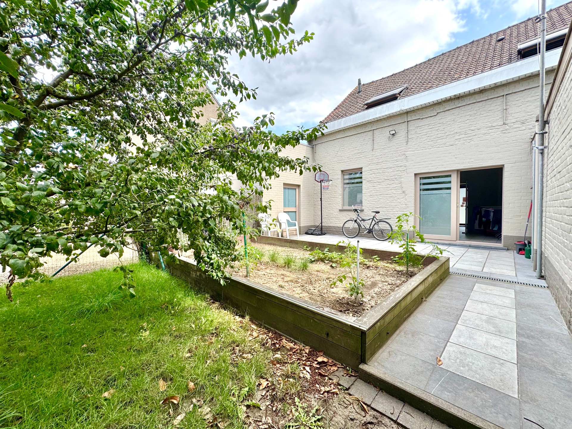 ENERGIEZUINIGE WONING MET 2 GROTE GARAGES - 553 M² - foto 4