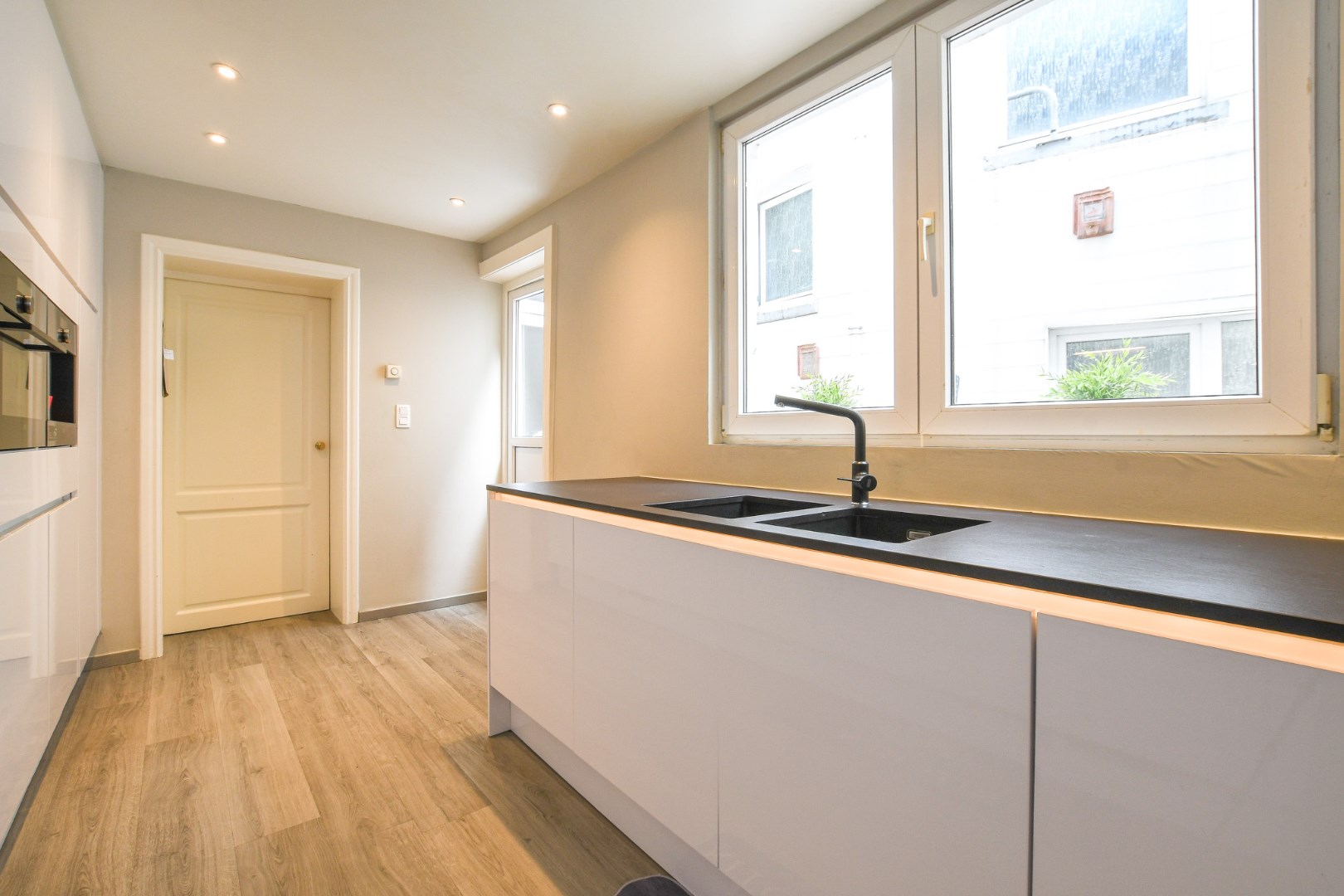 House for sale in Blankenberge with 5 bedrooms - photo 4