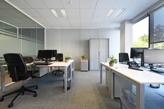 Business Center Adequat biedt een volledig ingerichte kantoorruimte van 34 m² aan, gunstig gelegen langs de Brusselsesteenweg in Melle. Dankzij...