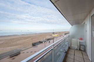 Ontdek dit ingerichte 2-slaapkamerappartement op de derde verdieping van de gerenommeerde Residentie Lighthouse, gelegen op een absolute...