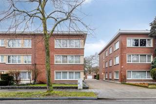 WILRIJK: te renoveren 3 slaapkamer appartement op TOP ligging!Gelegen op een gegeerde locatie, tussen diverse strategische invalswegen, bevindt zich...