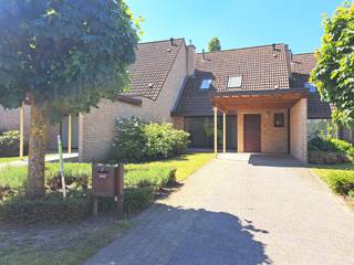 Deze perfect onderhoud gesloten bebouwing te Lommel heeft maar liefst een bewoonbare oppervlakte van +/- 160 m². Dit pand heeft o.a. een...