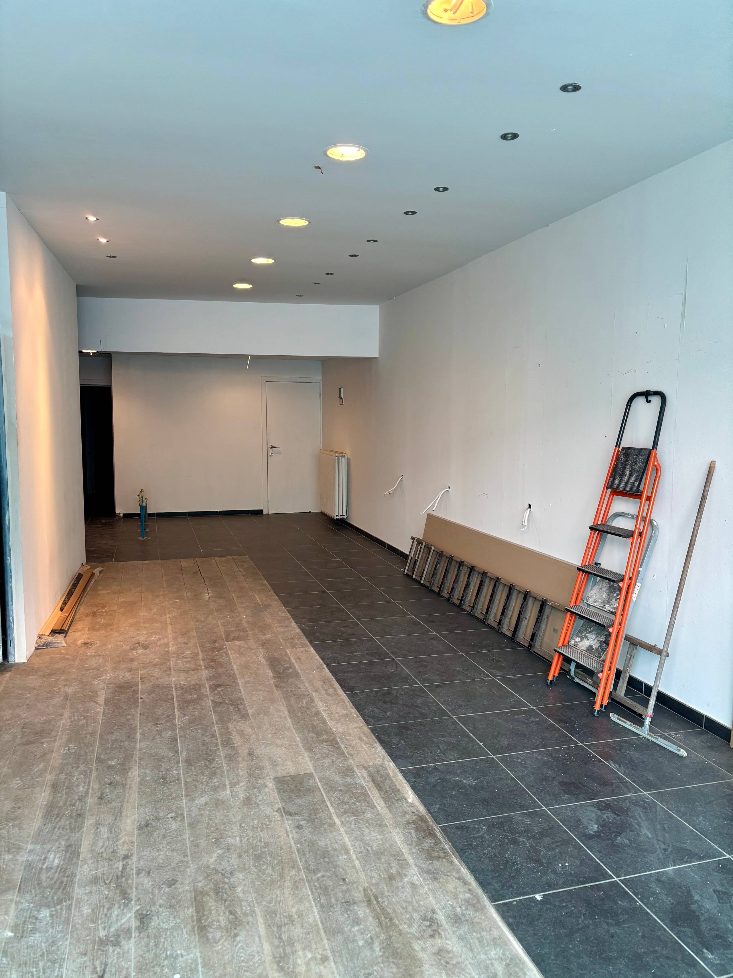 Commercial à vendre à Menin avec 4 chambres - photo 2