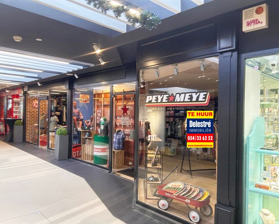 Commercial for rent in Waterloo - photo 1