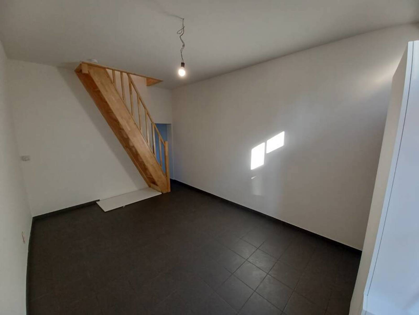 Gerenoveerde woning met 2 kamers nabij Dampoort Gent - foto 4