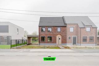 Ontdek deze prachtige halfopen nieuwbouwwoning in het charmante Edewalle! De woning wordt verkocht in ruwbouw, volledig water- en winddicht, wat u...