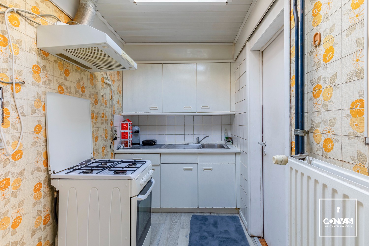 Te renoveren woning met drie slaapkamers en koer - foto 5