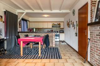 Welkom te Nieuwstraat 2, 9150 Rupelmonde. Op de tweede verdieping van dit kleinschalige gebouw vinden we het ruime twee slaapkamer...