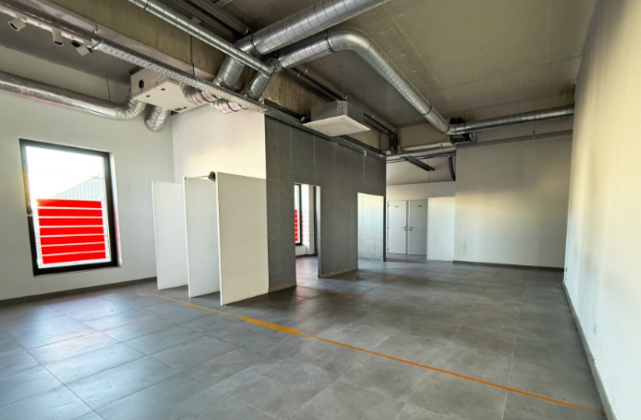 Commercial for rent in Beveren-Kruibeke-Zwijndrecht - photo 4