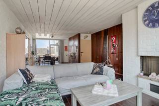 Ben je op zoek naar een appartement nabij het centrum van Wetteren? Zoek niet verder! Dit appartement te Molenstraat 68/21 heeft wat je zoekt. <br /><br />Indeling:<br />- Woonkamer<br />- Keuken<br />- 2 slaapkamers<br />- Badkamer met ligbad en toilet<br /><br />Bijzonderheden: <br />- Terras<br />- Conforme elektriciteit<br />- Geen renovatieplicht (EPC D)<br />- Alle ramen werden vernieuwd<br />- Het appartement is op heden verhuurd<br />- Mogelijkheid tot het aankopen van een garagebox voor 27.000 euro<br />- Goede ligging ten opzichte van de Markt, het station, winkels, scholen, restaurants, etc. <br /><br />Mis deze kans niet en vraag vandaag nog uw bezoek aan.