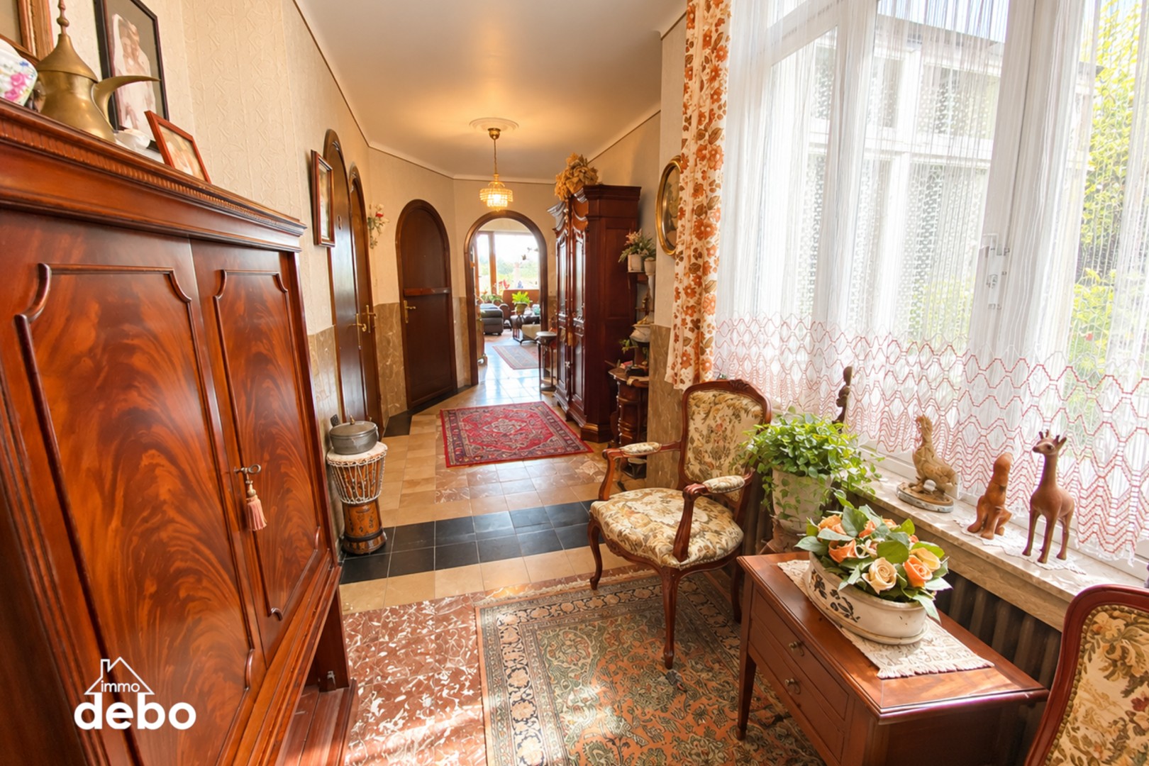Ruim karaktervol appartement met royale leefruimte, 2 slaapkamers, keuken, badkamer, terras en op wandelafstand van het centrum Kortrijk - foto 3