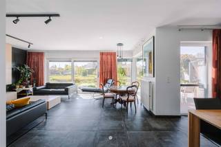 Op zoek naar een ideale gezinswoning te koop in Sint-Niklaas? Lees dan zeker verder! Deze woning beschikt over maar liefst vijf slaapkamers,...