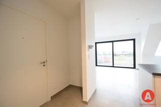Prachtig recent en energiezuinig appartement te huur in het centrum van Opstal. Het 1 slaapkamerappartement is gelegen op de 2e verdieping die...