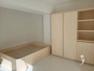 <p>*<span> Visit to be requested at student@immolivit.be </span></p><p><span>** For students only</span></p><p><span> </span></p><p><span>Project YOU is located on Bondgenotenlaan, Leuven's most important and well-known shopping-mall street. With its three entrances and strategic location under the tower of the university library, the project is the new hotspot for students in Leuven.</span></p><p><span> </span></p><p><span>Thanks to its location along the city's main access road, YOU is easily accessible on foot, by bike, public transport and by car. The nearest bus stop is one minute away, the train station just ten minutes away. The buildings are equipped with every comfort and extensive contemporary facilities, and the green interior areas provide space for a pleasant break from Leuven's lively student life. </span></p><p><span> </span></p><p><span>This Studio is located at the back of residence YOU with access via Koning Leopold I street. The studio is located on the ground floor along the courtyard. As a result, there is plenty of natural light and a view of the planted courtyard garden. The studio has a private bathroom with sink, shower, and toilet. The studio is also equipped with its own kitchen with necessary appliances such as an induction stove, cooker hood, built-in refrigerator, and built-in microwave/oven. </span></p><p><span>Underground there is a lockable bicycle storage and a waste room.</span></p><p><span> </span></p><p><span>The area of the studio is 33.6 m².</span></p><p><span>The price is 1095 euros/month including common charges (€65) and provision of utilities (€50).</span></p><p><span> </span></p>