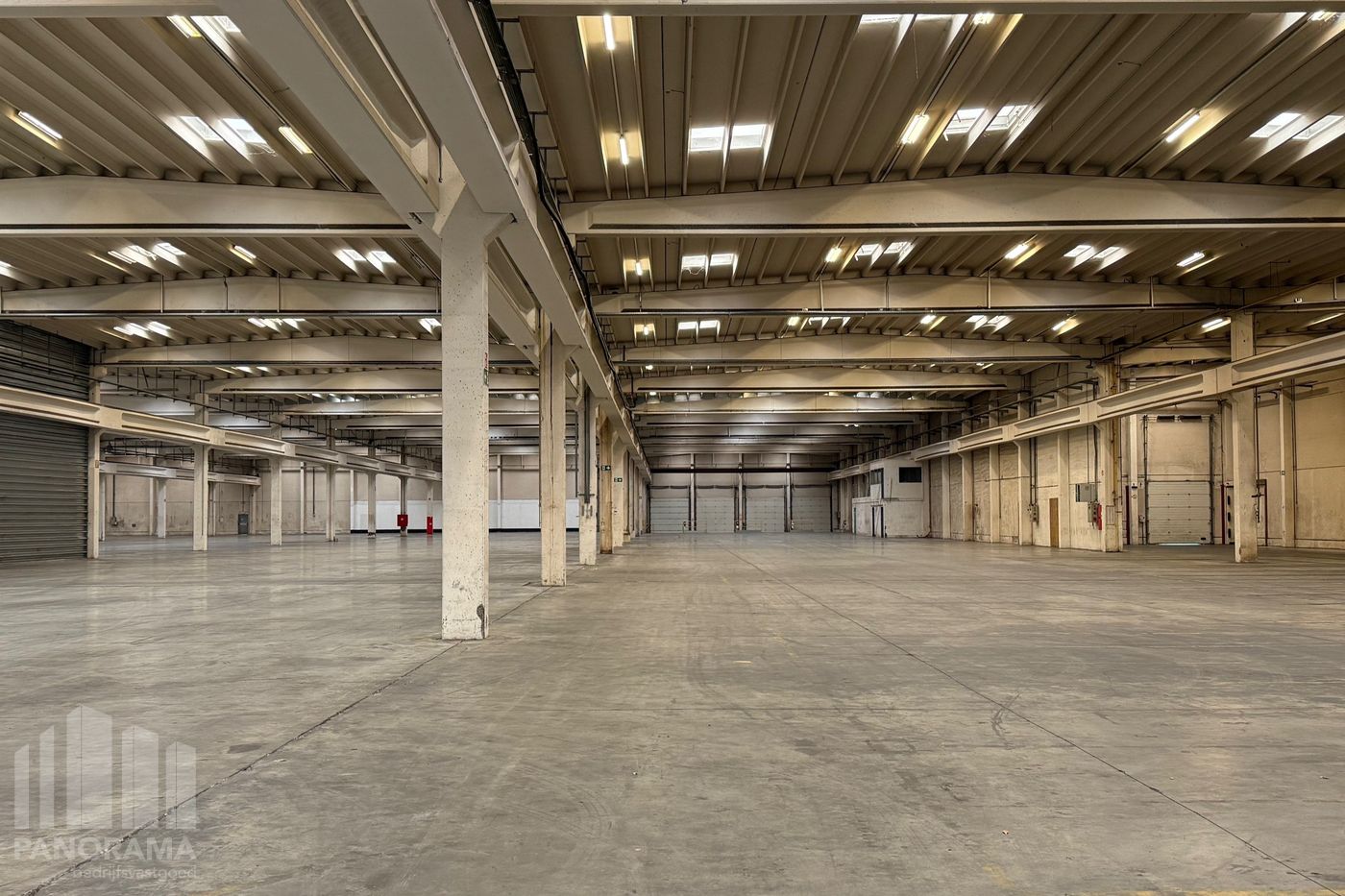 11,140 m² logistics warehouse with 116 m² of offices for rent in Boortmeerbeek - photo 2