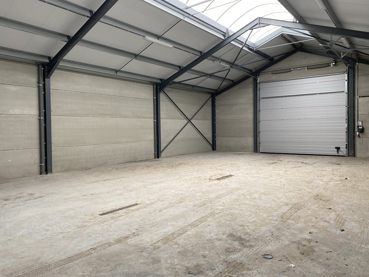 Loods van ca. 216 m² op industrieterrein in Izegem - foto 4