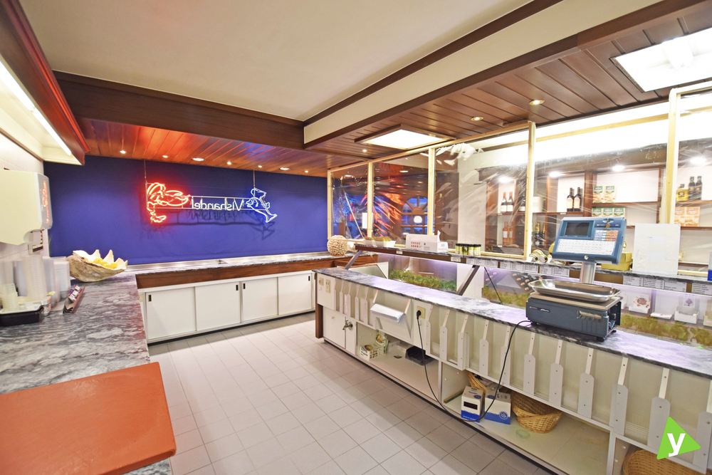 Ruime handelswoning te koop op een goed zichtbare locatie in de Boelare! - foto 2