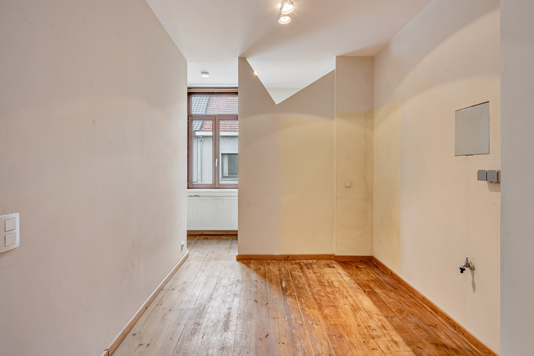 SINT-AMANDSBERG: Lichtrijke studio op toplocatie ! - foto 3