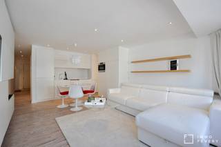 Verzorgd appartement met moderne inrichting gelegen in de Paul Parmentierlaan in het centrum van Knokke. Het appartement is gelegen op...
