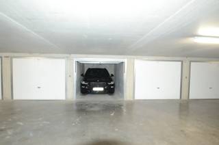 Ontdek deze vlot toegankelijke garagebox aan de achterzijde van de Rederskaai, ideaal gelegen op het gelijkvloers.Geen parkeerstress meer: uw...