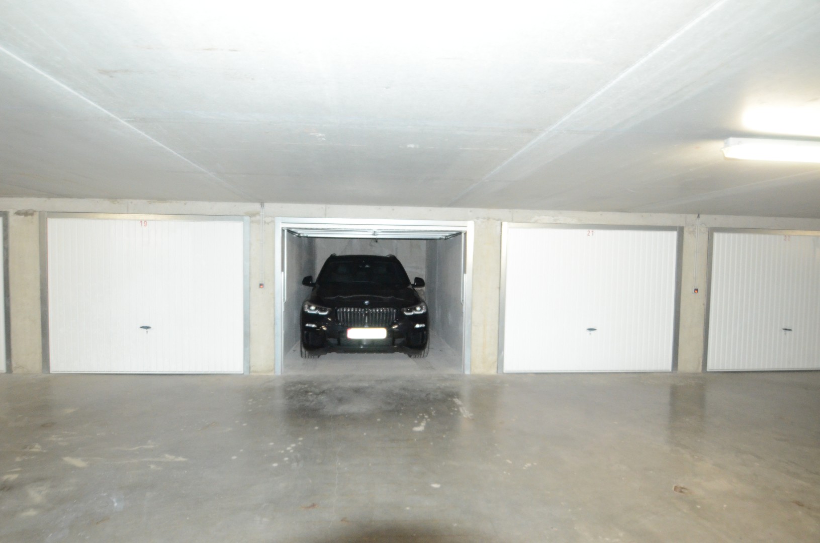 Makkelijk in te rijden garagebox op het gelijkvloers - foto 2