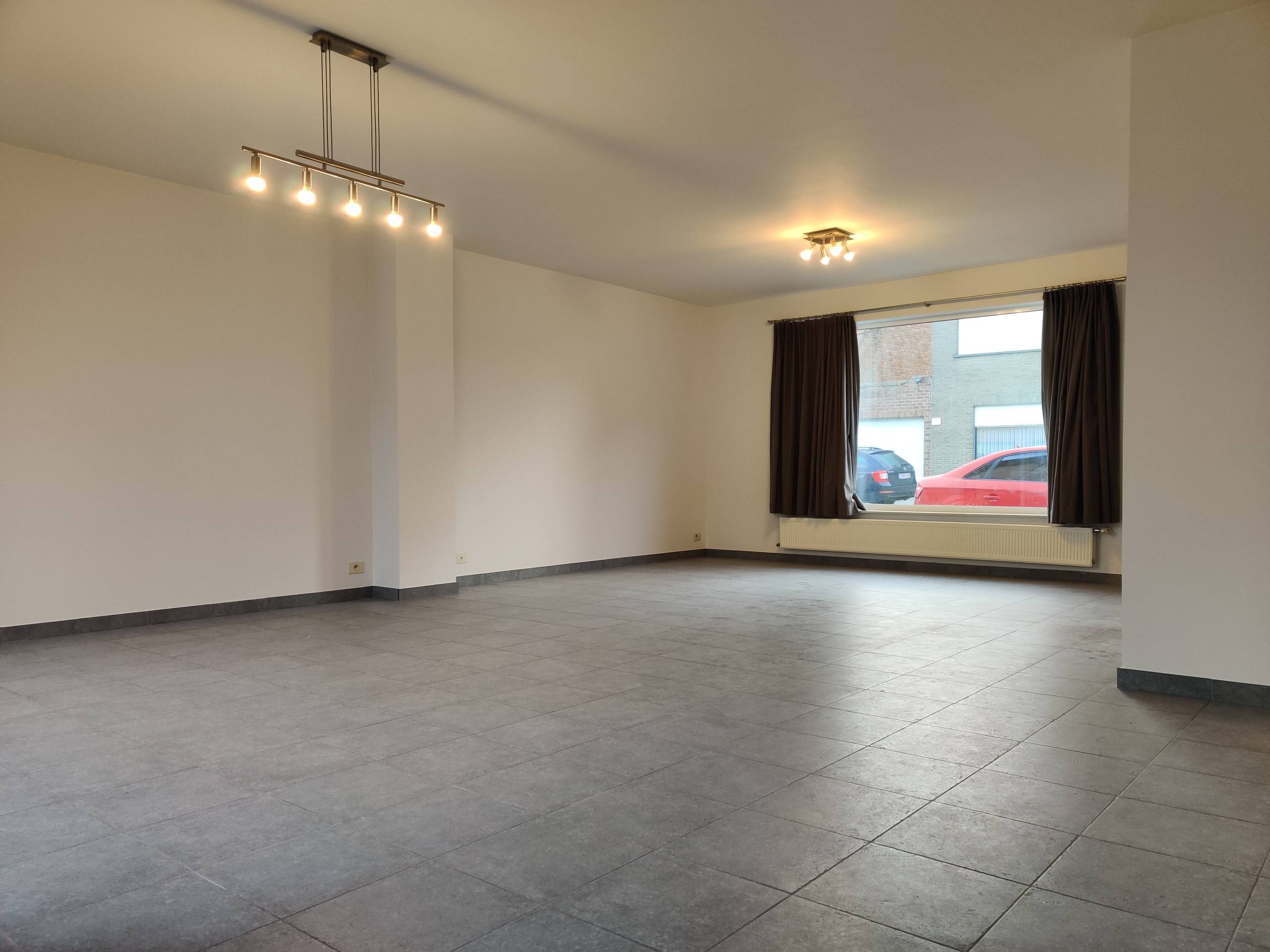 Mooie woning met 3 slaapkamers, tuin en garage - foto 4