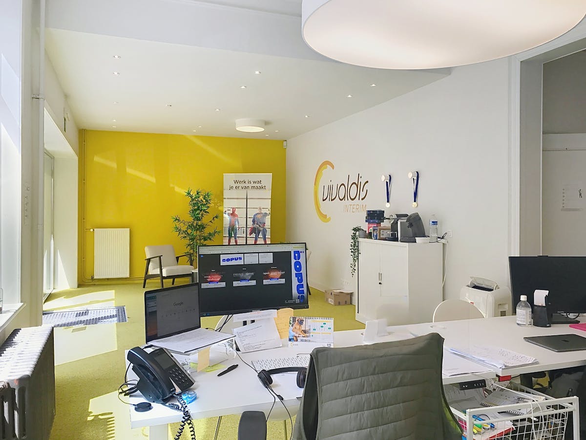 Bureaux ou locaux commerciaux prêts à emménager (130 m²) à louer dans la Rijselstraat - photo 2