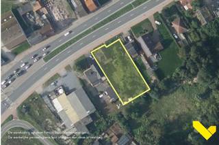 Projectgrond op toplocatie! <br /><br />Deze projectgrond bevindt zich op een toplocatie te Geel-Punt. <br />Zeer vlotte verbinding richting de E313 en het centrum van Geel. <br />Vanwege de ligging zijn alle voorzieningen zoals winkels, openbaar vervoer, scholen, ... op aangename afstand. <br /><br />Het perceel heeft een breedte van 26 meter en geeft mogelijkheden voor het bouwen van appartementen of handel. <br />Momenteel staat er nog een woning die dient afgebroken te worden. <br /><br />Wenst u de mogelijkheden samen te bekijken? Bel ons dan op het nummer 014 58 02 08 of contacteer ons via info@immovl.be!