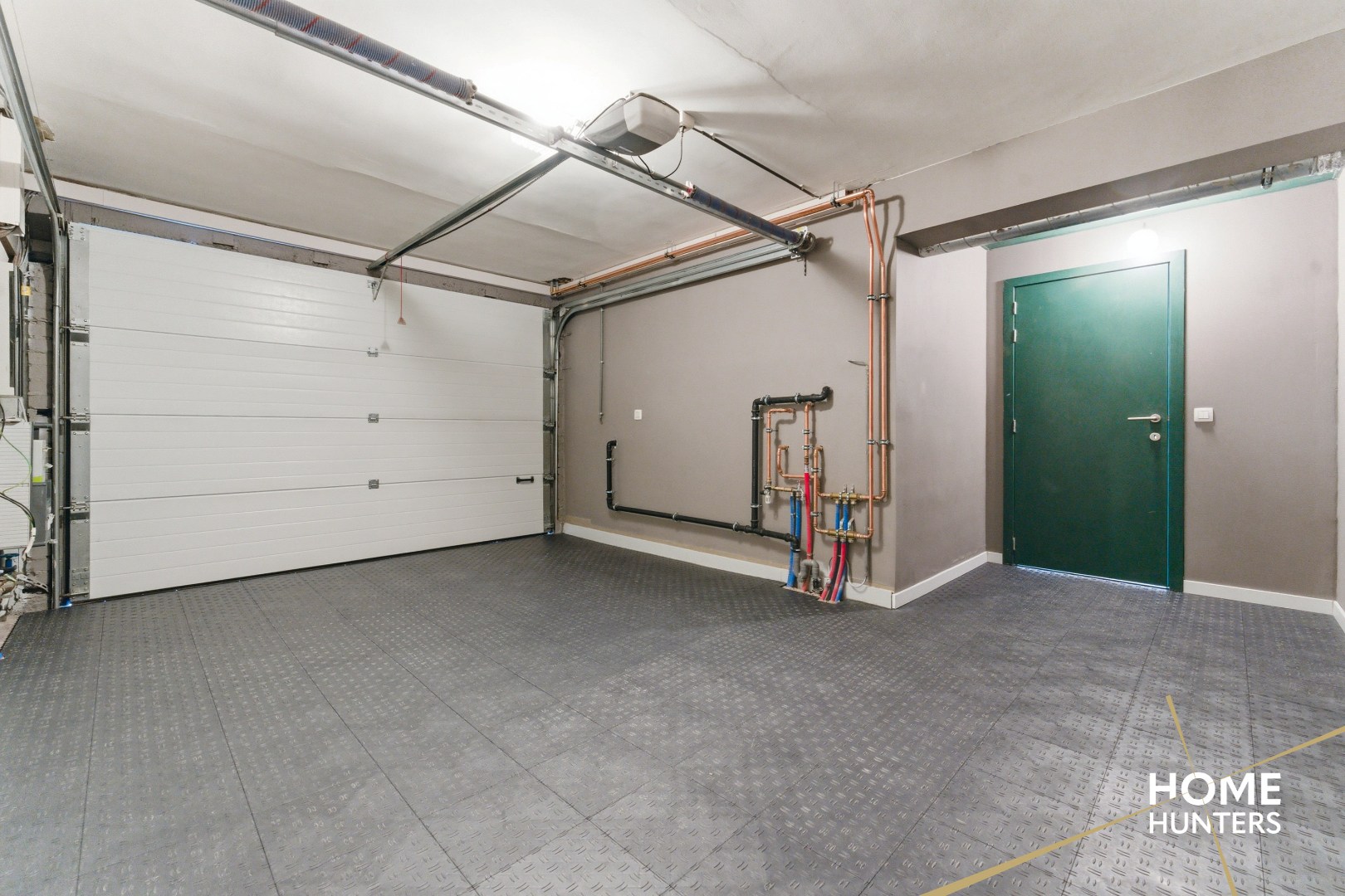 Prachtig gerenoveerde woning te Brielen met 2 slaapkamers, 2 badkamers en een garage - foto 4