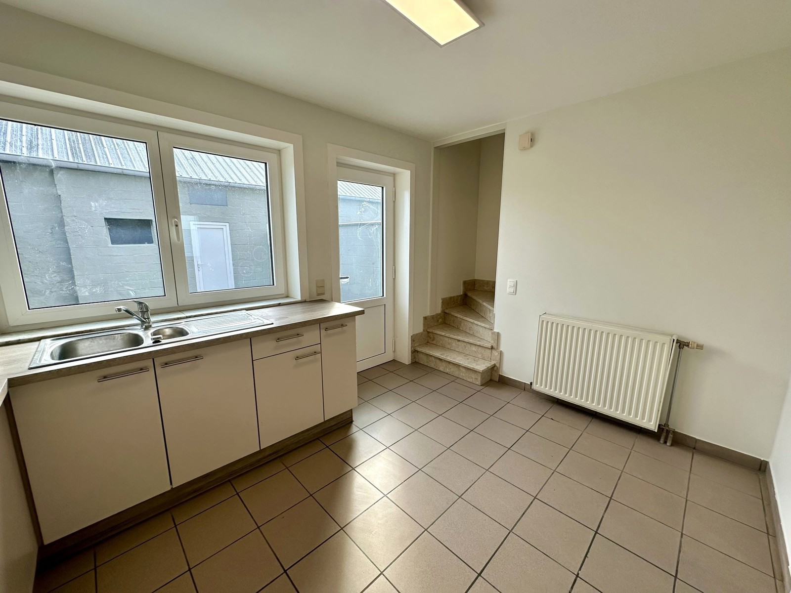 Rustig gelegen woning met 2 slaapkamers, terras en garage - foto 5