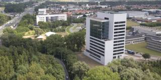 Nieuwbouwproject (2014) gelegen op het Technologiepark vlakbij de verkeerswisselaar in Zwijnaarde. Vlotte verbinding met R4, E40 en E17. Deze toren is vanuit Gent en omgeving perfect bereikbaar met zowel het openbaar vervoer, de auto of per fiets. Nog beperkte beschikbaarheden. Dit gebouw maakt deel uit van het technologiepark. Enkel bedrijven met een Research activiteit worden hier toegelaten. Beschikbaarheden op verdieping 7 en 8. Opsplitsbaar.