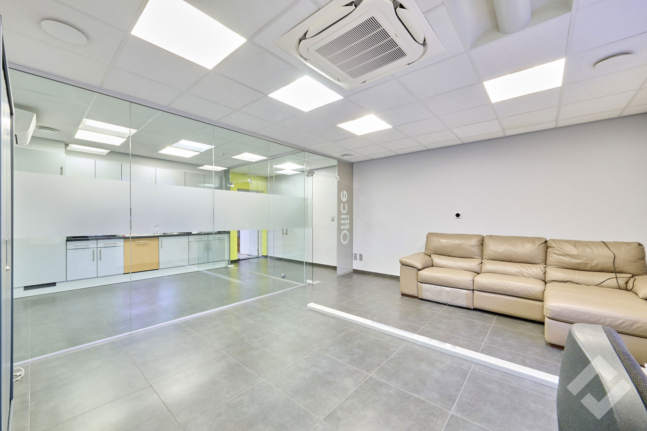 Zeer functionele KMO-unit (325m2) te koop in Lommel! - foto 5