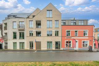 Ready to move in apartment for sale located on the ground floor of the recent Pont Albert Residence, Pieter Deswartelaan 1A. The apartment is located near the Kaai, the tram stop and within walking distance of the marina and the Market. Shared bicycle storage in the building. Sales under registration fees.Layout:- entrance hall- living room with open kitchen- storage room with washing machine connection- bathroom with walk-in shower and sink- spacious bedroomAdvantages:- A-label + floor heating- communal bicycle shed- WC and rainwater washing machine- possibility to purchase a garage box worth 35,000 EURAre you looking for a ready-to-move-in apartment or an investment? Don't hesitate to contact us!Register of measures: pending