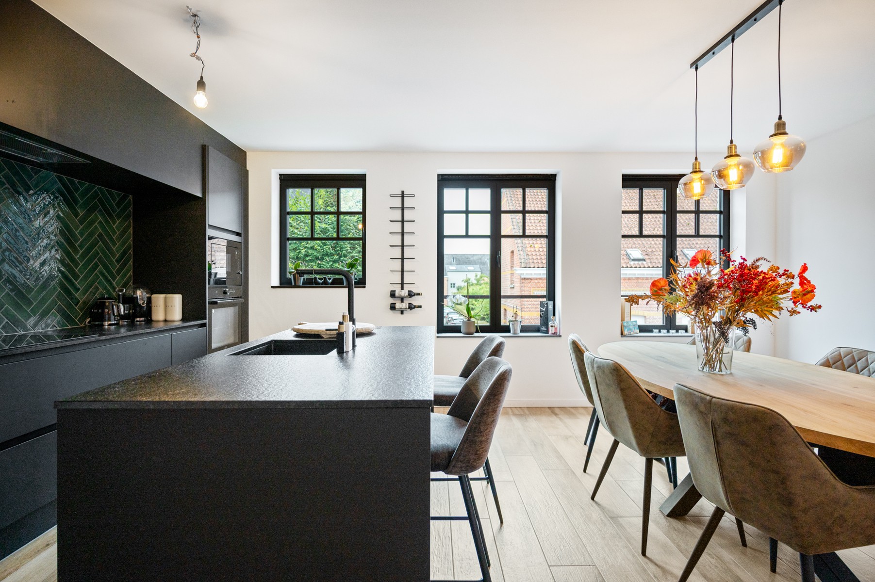 Prachtig en recent appartement met terras en autostaanplaats in het hart van Pulle - foto 2