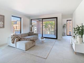 <br />Wonen in residentie Cornu is wonen op enkele stappen van het levendige stadscentrum van Hasselt. <br /><br />Dit stijlvolle appartement met 2 slaapkamers biedt 99,91m² bruto bewoonbare oppervlakte en heeft onder andere deze troeven:<br />+ Toplocatie in Hasselt<br />+ Ruim terras van 11,18m²<br />+ Zeer energiezuinig met semi-collectief energiesysteem<br />+ Kwalitatieve afwerking<br />+ Veel lichtinval dankzij de grote raampartijen<br />+ Parking en kelderberging<br /><br />Verkoopprijs: € 405.000<br />All-in prijs 6% met parking en kelderberging: € 487.000<br />All-in prijs 21% met parking en kelderberging: € 542.000<br /><br />Wil je dit luxueus appartement graag eens met eigen ogen zien? Neem contact op met Vestio via 011 800 000 of info@vestio.com voor een bezoekje.