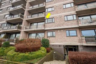 Ligging: Verzorgd appartement op de 1° verdieping (met lift) van gebouw gelegen op de grens Deurne-Borgerhout met quasi voor de deur een supermarkt...