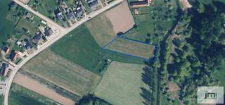 Bent u op zoek naar een investering in landbouwgrond of wilt u uw landbouwactiviteiten uitbreiden?<br /><br />Deze landbouwgronden, rustig gelegen in Wellen, bieden een mooie opportuniteit.<br />Dankzij de gunstige ligging en vlotte bereikbaarheid vormen deze percelen een waardevaste investering binnen een agrarische omgeving.<br /><br />Deze gronden zijn momenteel verpacht (2010).<br /><br />In verband met de overstromingsgevoeligheid geldt dit enkel voor het achterste gedeelte van het perceel.<br /><br />Voor meer informatie of het plannen van een afspraak, contacteer Niels via 0473 39 44 39.