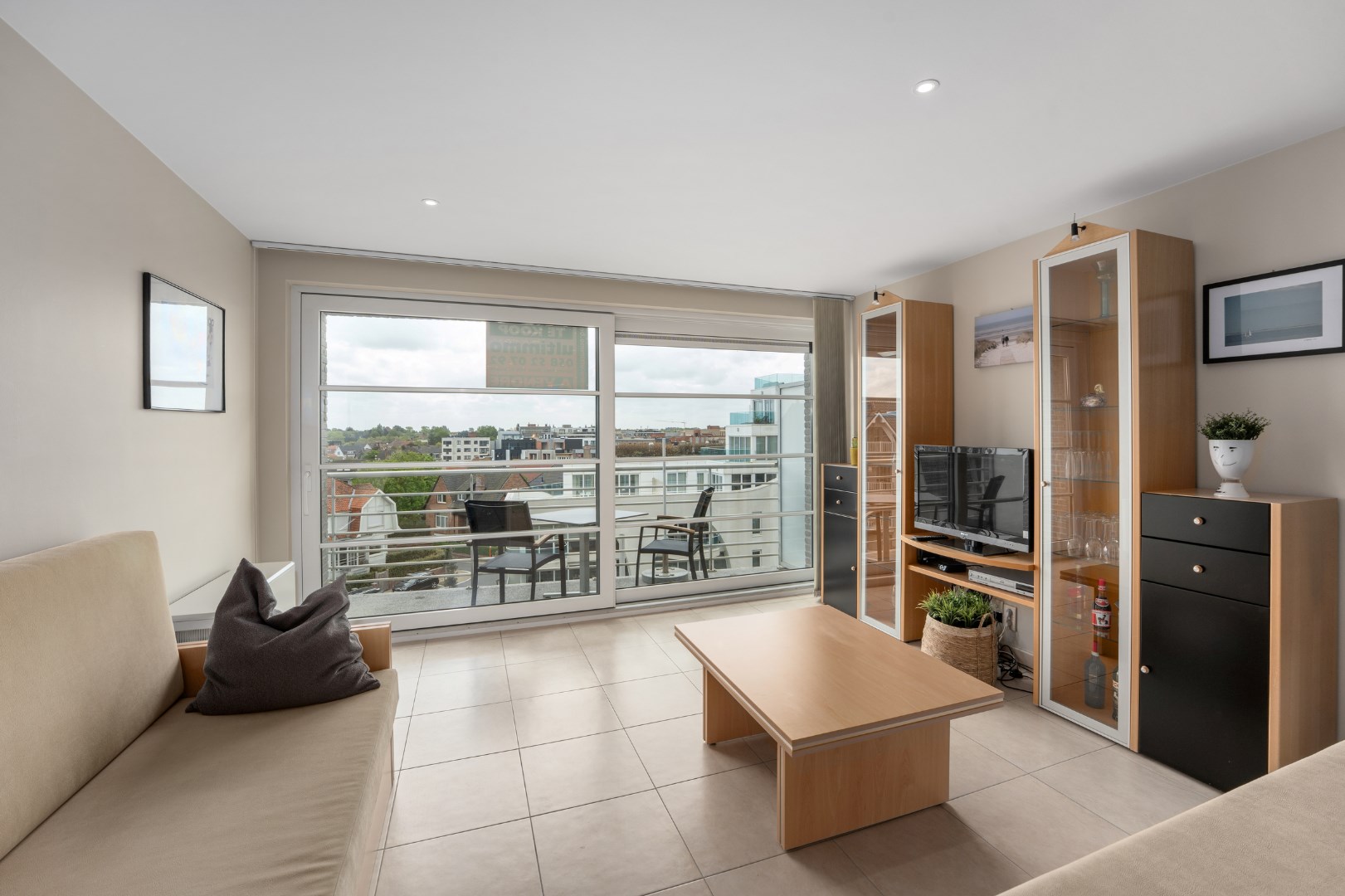 Prachtig en ruim 2 slaapkamerappartement te koop nabij de zeedijk - foto 2