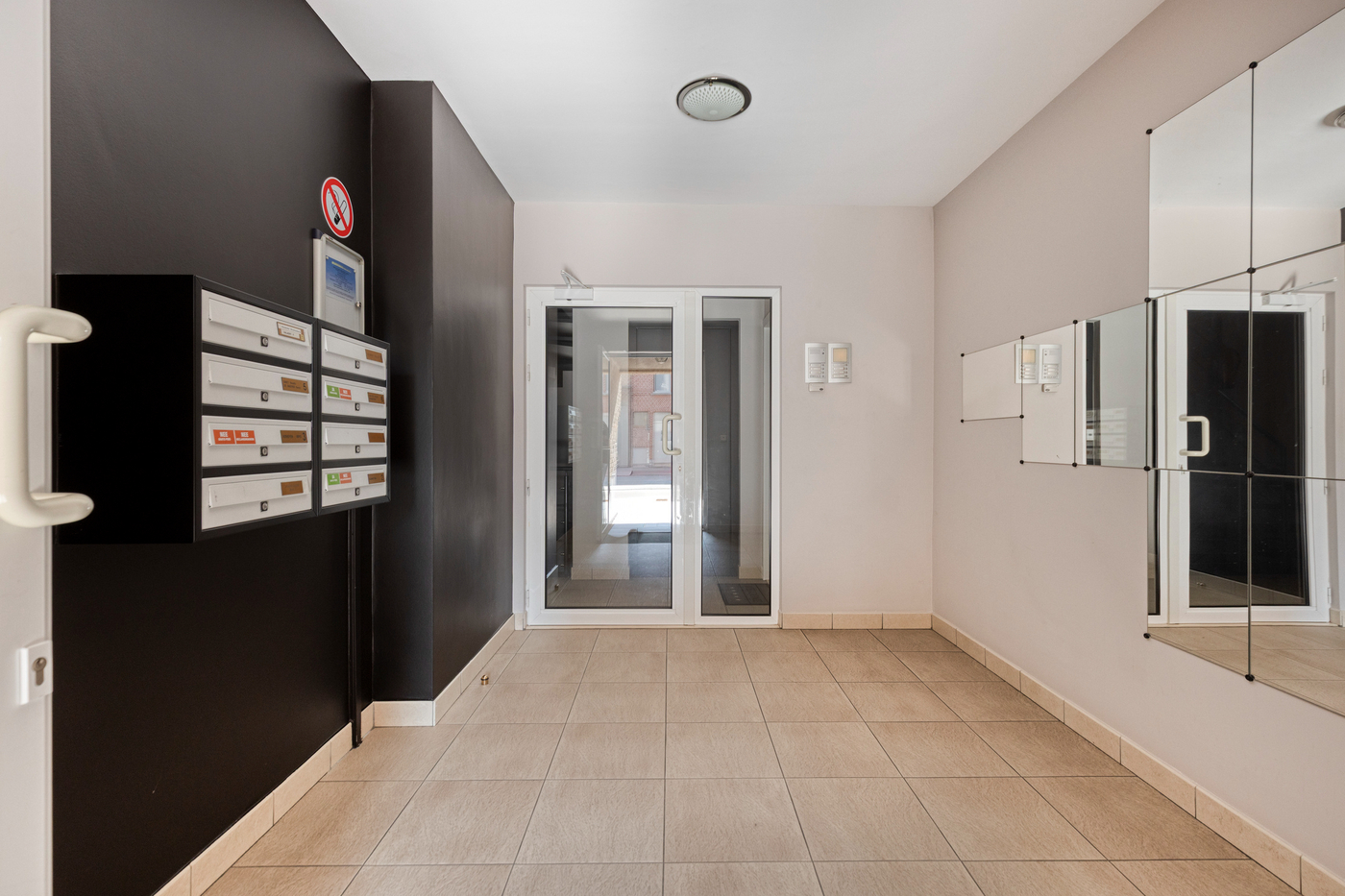 Appartement met 2 slaapkamers en garage in Bazel - foto 2